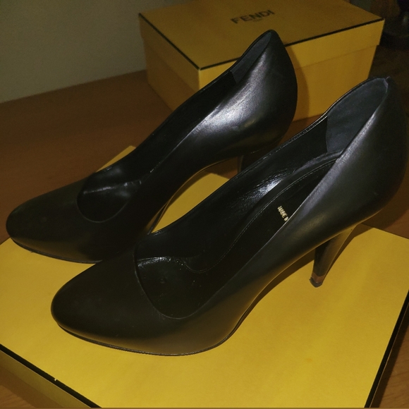 FENDI black heels, box & shopping bag 🖤💛❤️‍🔥 - Picture 1 of 6